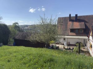 Hanglage mit Weitblick
