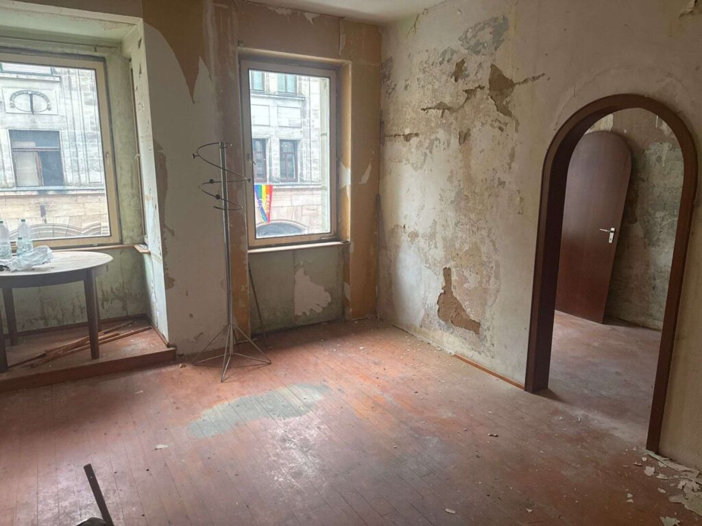 Wohnbereich vor Sanierung